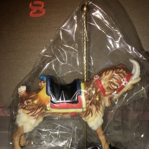 𝅺lot 2 Franklin Mint Carousel Animals - Picture 4 of 7